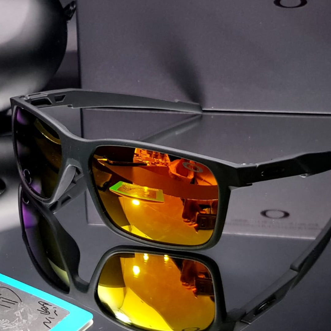 Oakley Holdbrook