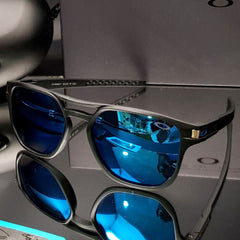 Oakley Latch